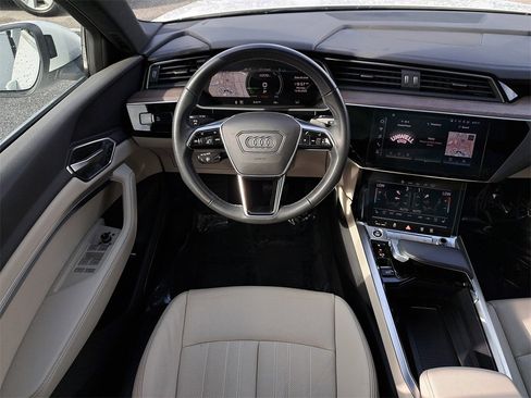 Certified 2024 Audi Q8 e-tron Premium Plus w/ Premium Plus Package image 22