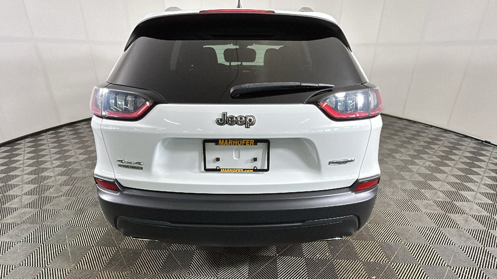 Used 2019 Jeep Cherokee Latitude Plus w/ Comfort/Convenience Group AWD/4WD image 4