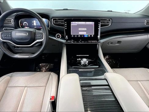 Used 2022 Jeep Wagoneer Series I RWD image 18
