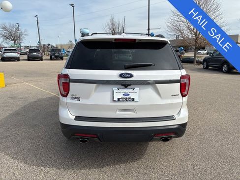 Used 2018 Ford Explorer XLT w/ Equipment Group 202A AWD/4WD image 7