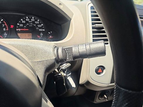 Used 2015 Nissan Frontier SV w/ SV Value Truck Package AWD/4WD image 19
