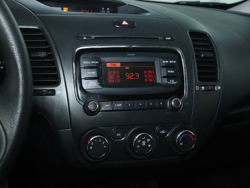 Used 2017 Kia Forte LX image 25