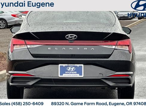 Used 2022 Hyundai Elantra SEL image 4