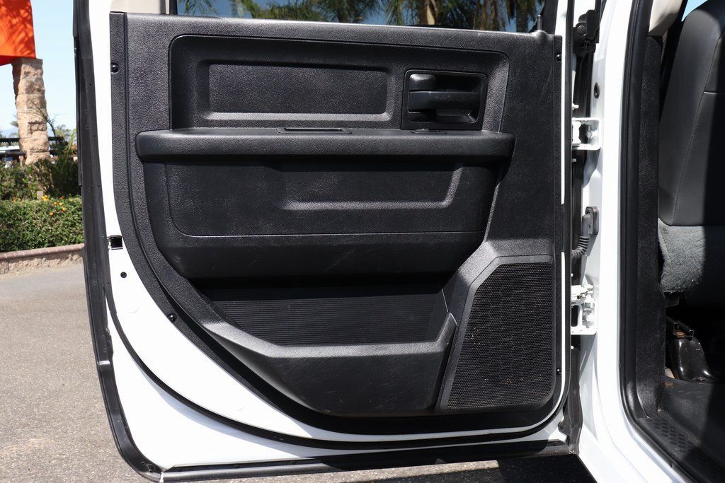 Used 2016 RAM 5500 Tradesman w/ Chrome Appearance Group RWD image 29