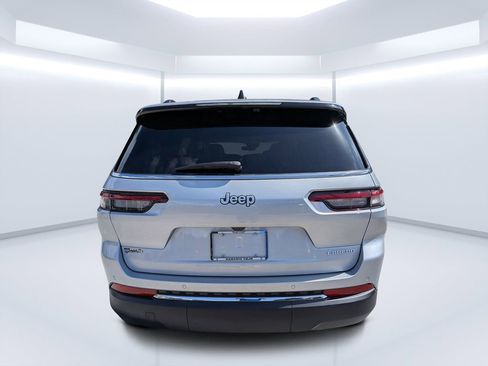 New 2026 Jeep Grand Cherokee L Laredo w/ Trailer Tow Package RWD image 4