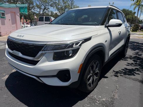 Used 2022 Kia Seltos EX AWD/4WD image 12