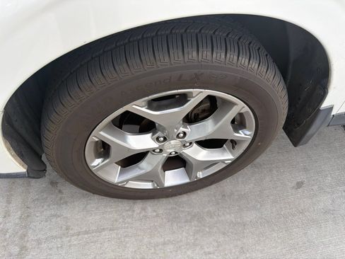 Used 2015 Subaru Forester 2.5i Touring w/ Eyesight & Navigation System AWD/4WD image 3