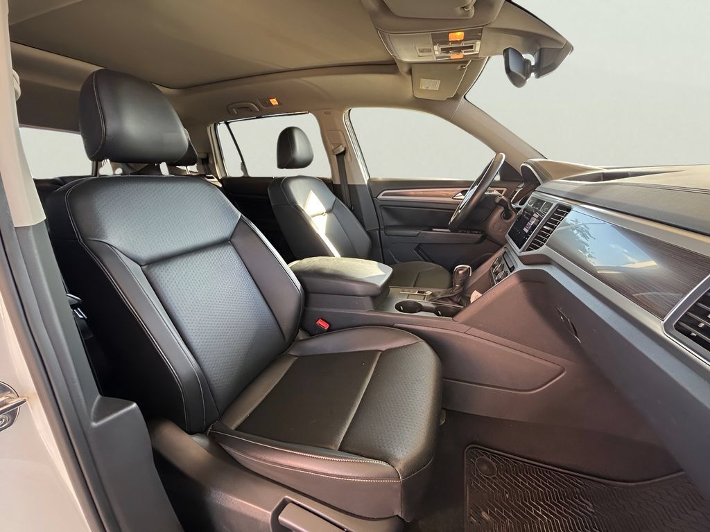 Used 2019 Volkswagen Atlas SE w/ Panoramic Sunroof Package FWD image 3
