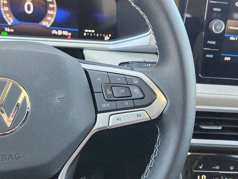 New 2026 Volkswagen Taos SE AWD/4WD image 18