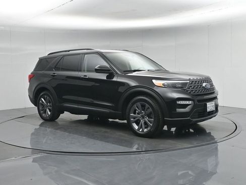 Used 2022 Ford Explorer XLT w/ Equipment Group 202A RWD image 27