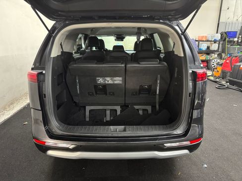 Used 2024 Kia Carnival LX image 6