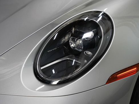 Used 2020 Porsche 911 Carrera S image 15