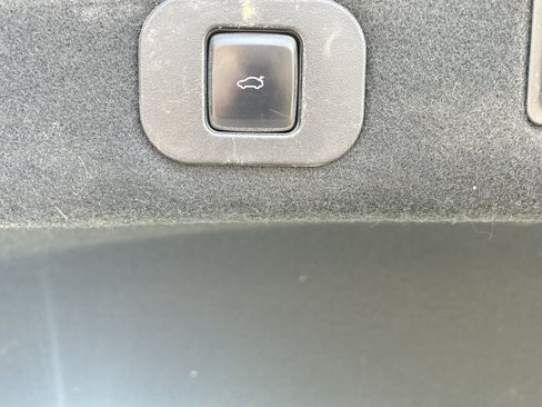 Used 2019 Lincoln Continental Reserve FWD image 5