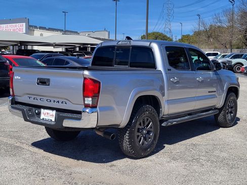 Used 2020 Toyota Tacoma SR5 w/ SR5 Appearance Package (SM) image 4