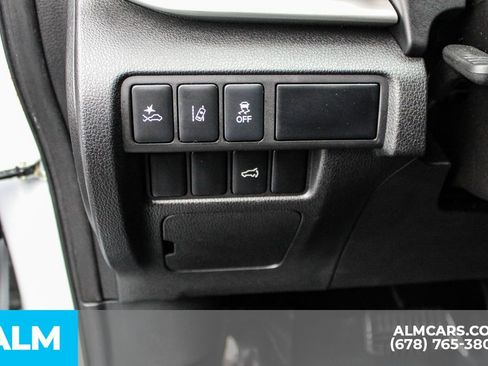 Used 2024 Mitsubishi Eclipse Cross SE image 32