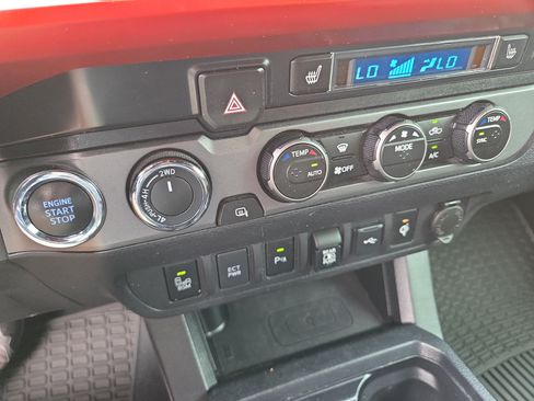 Certified 2020 Toyota Tacoma TRD Off-Road w/ TRD Premium Off Road Package AWD/4WD image 24
