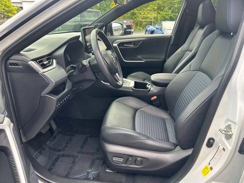 Certified 2025 Toyota RAV4 XSE w/ Advanced Technology Package AWD/4WD image 9