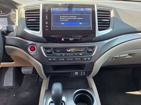 Used 2017 Honda Pilot EX image 18