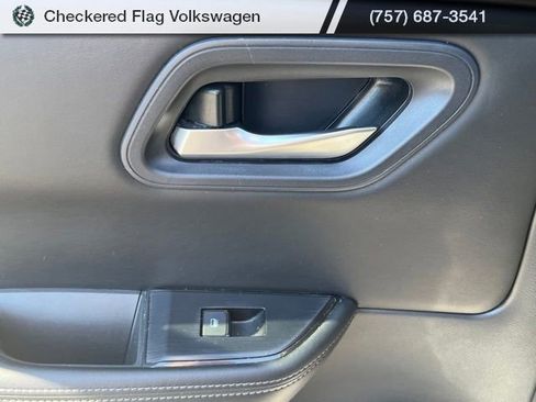 Used 2024 Nissan Rogue SV image 24