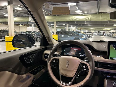 Used 2023 Lincoln Aviator Reserve w/ Jet Package AWD/4WD image 25