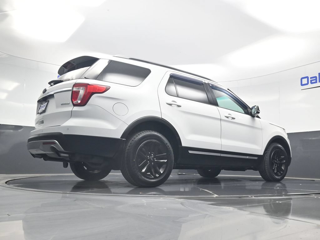 Used 2017 Ford Explorer XLT FWD image 41