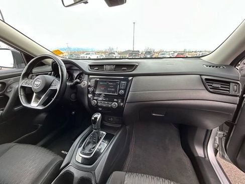 Used 2020 Nissan Rogue SV image 28