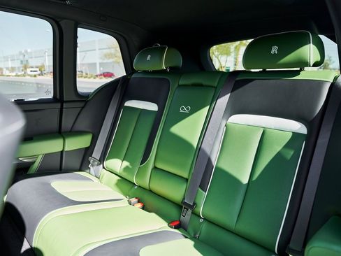 Used 2023 Rolls-Royce Cullinan Black Badge w/ Driver's Package image 49