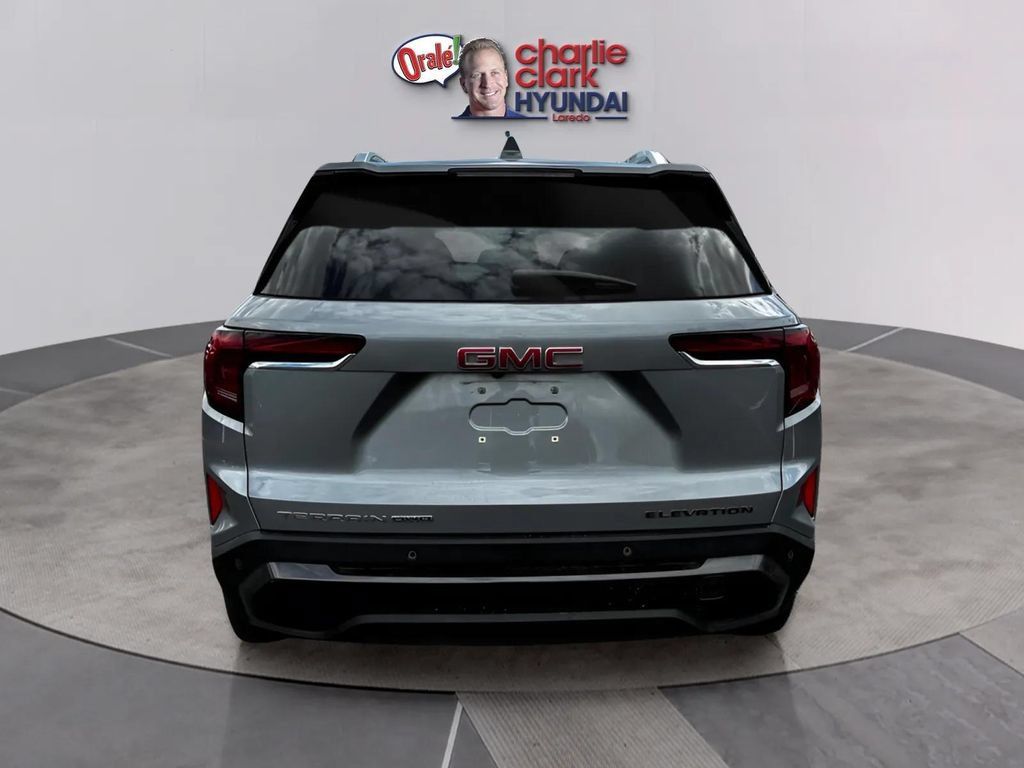 Used 2025 GMC Terrain Elevation w/ Elevation Premium Package AWD/4WD image 4