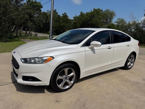 Used 2015 Ford Fusion SE FWD image 5