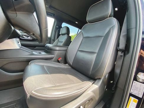 Used 2023 GMC Yukon XL SLT w/ SLT Premium Package AWD/4WD image 19