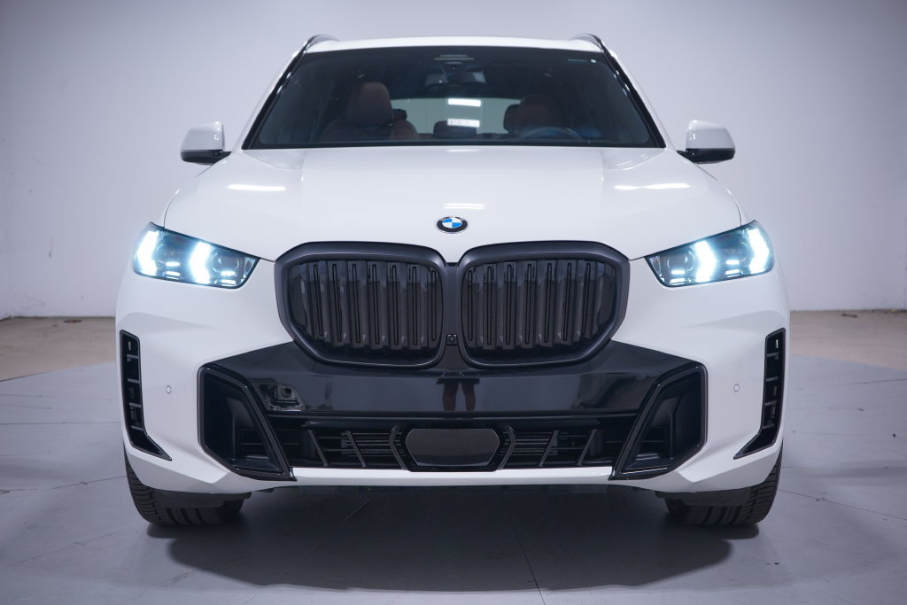 Used 2026 BMW X5 sDrive40i w/ M Sport Package RWD image 4