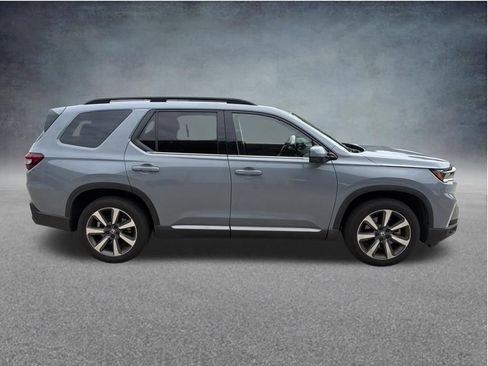Used 2024 Honda Pilot Elite image 3