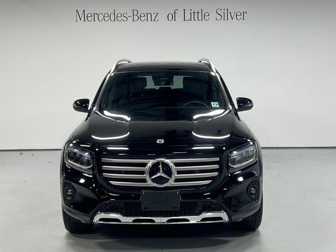 Used 2025 Mercedes-Benz GLB 250 4MATIC image 9