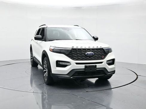 Used 2022 Ford Explorer ST image 4