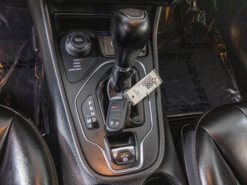 Used 2019 Jeep Cherokee Latitude Plus image 26