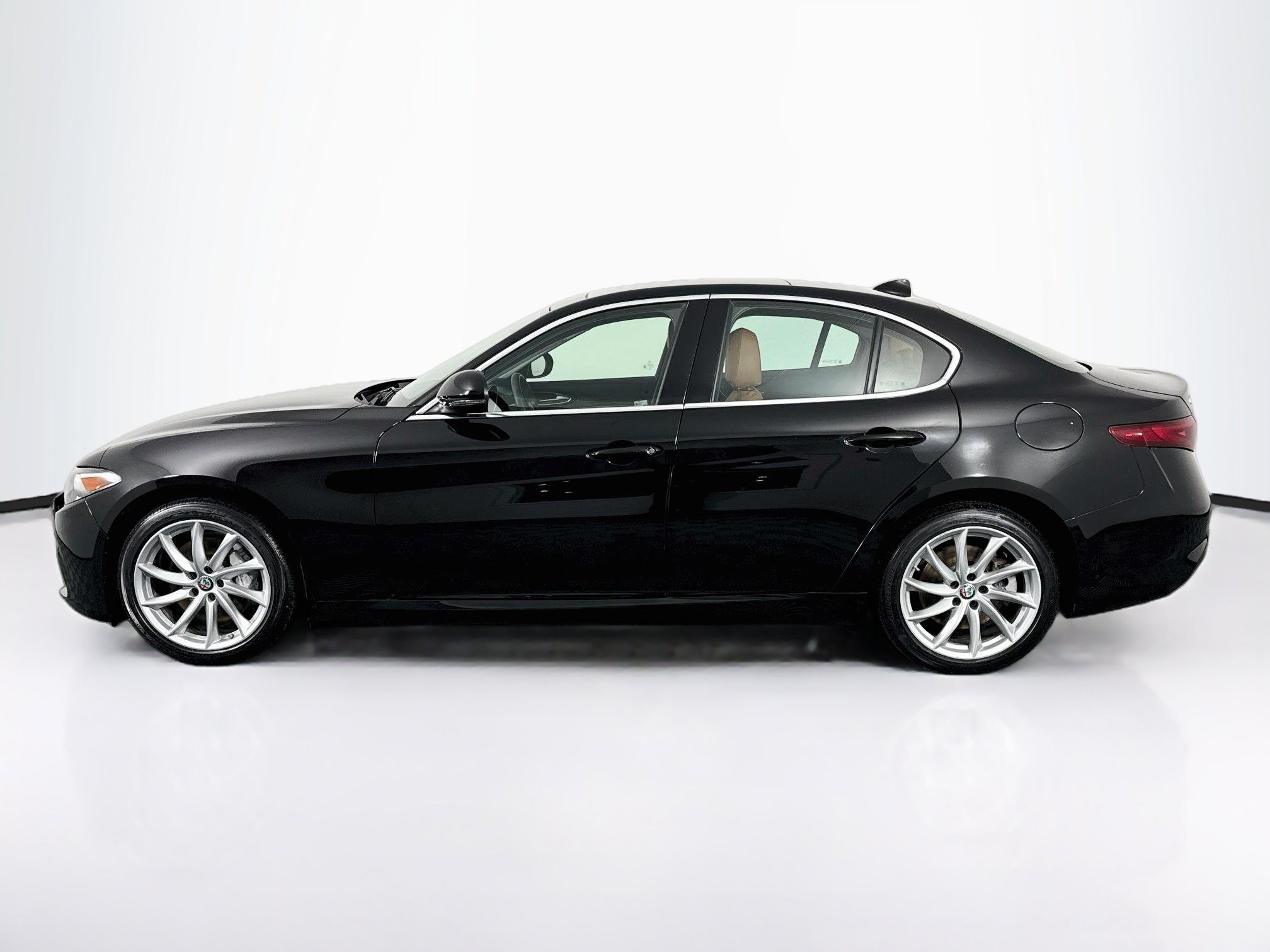 Used 2020 Alfa Romeo Giulia AWD w/ Cold Weather Package image 11