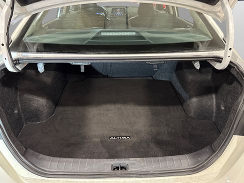 Used 2025 Nissan Altima 2.5 SV image 41