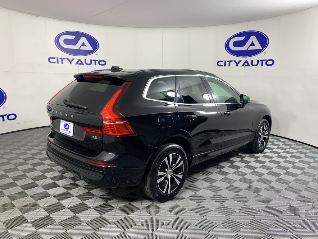 Used 2023 Volvo XC60 B5 Core AWD/4WD image 3