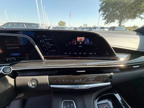 Used 2023 Cadillac Escalade Sport w/ LPO, ONYX Package AWD/4WD image 32