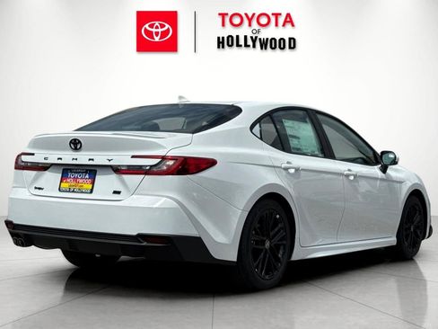 New 2026 Toyota Camry SE FWD image 4