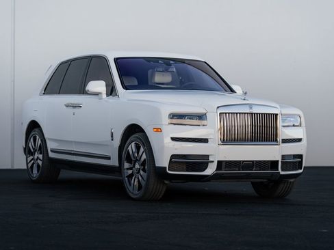 Used 2022 Rolls-Royce Cullinan image 14