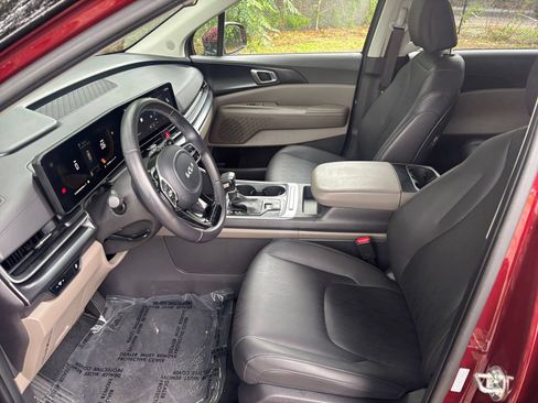 Used 2026 Kia Carnival FWD image 29