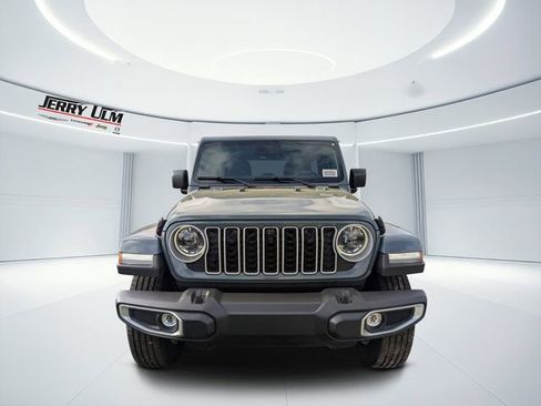 New 2026 Jeep Wrangler Unlimited Sahara AWD/4WD image 8