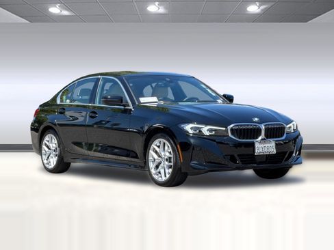 Used 2025 BMW 330i Sedan w/ Premium Package RWD image 7