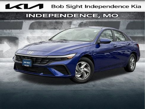 Used 2024 Hyundai Elantra SE image 1