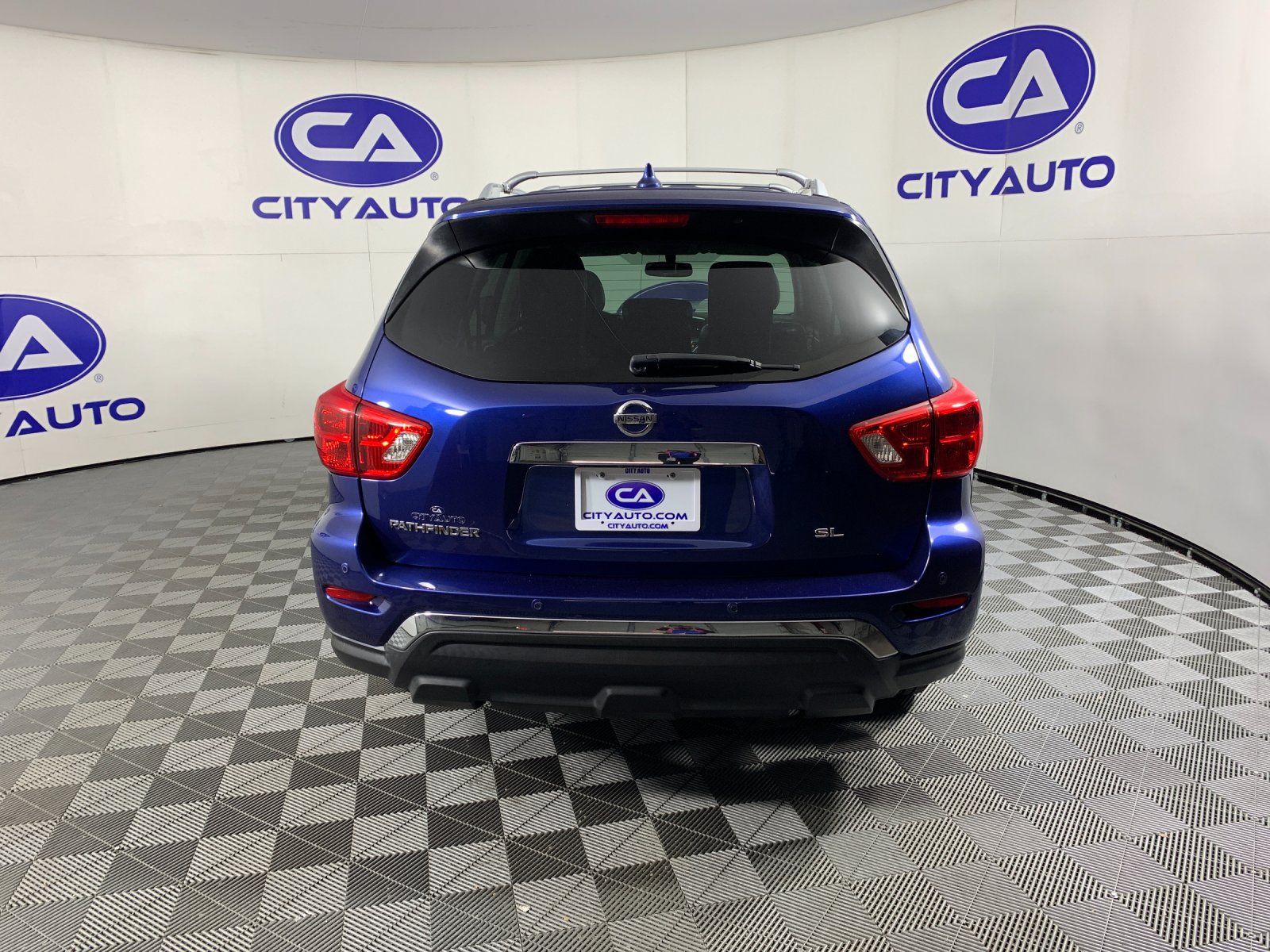 Used 2020 Nissan Pathfinder SL FWD image 4