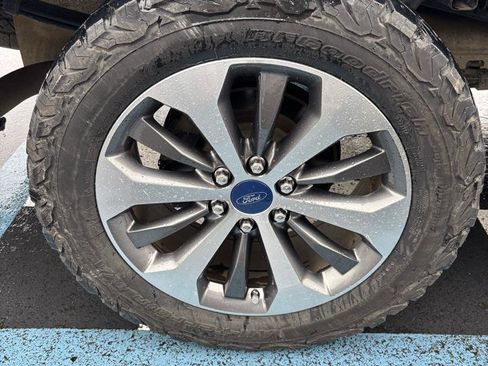 Used 2019 Ford F150 XL w/ Equipment Group 101A Mid AWD/4WD image 13