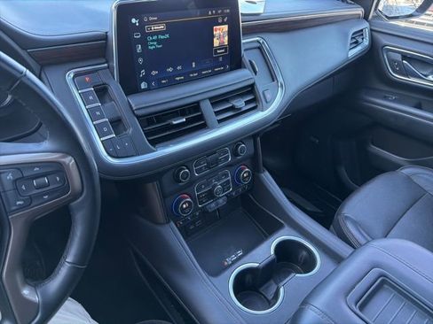 Used 2023 Chevrolet Suburban High Country image 15