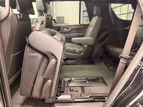 Used 2025 GMC Yukon Denali w/ Denali Reserve Package AWD/4WD image 24