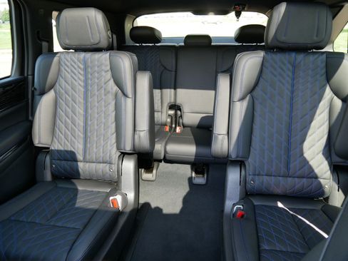 Used 2026 Cadillac Escalade IQ Sport 1 w/ LPO, Floor Liner Package AWD/4WD image 11